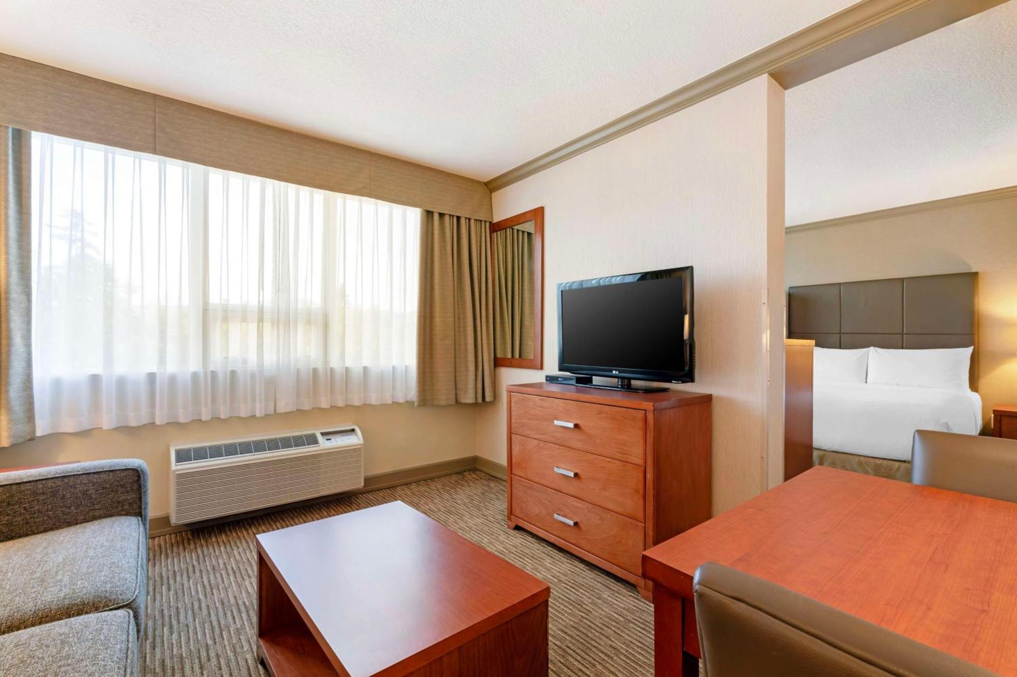 Best Western Plus Barclay Hotel Port Alberni Exterior photo